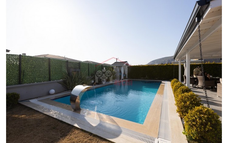 Luxury detached villa with private pool